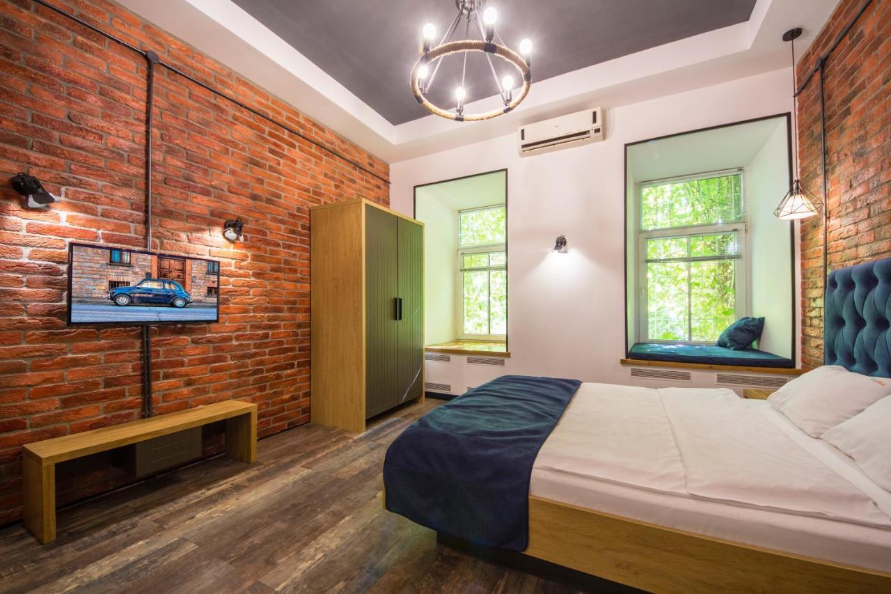 Self Check-In Apartments Near Landscape Alley เคียฟ ภายนอก รูปภาพ