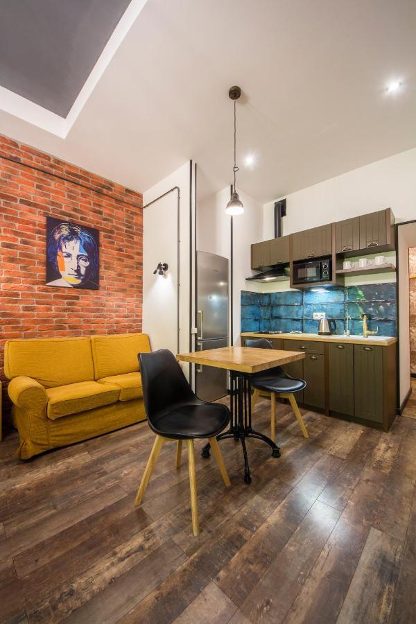 Self Check-In Apartments Near Landscape Alley เคียฟ ภายนอก รูปภาพ